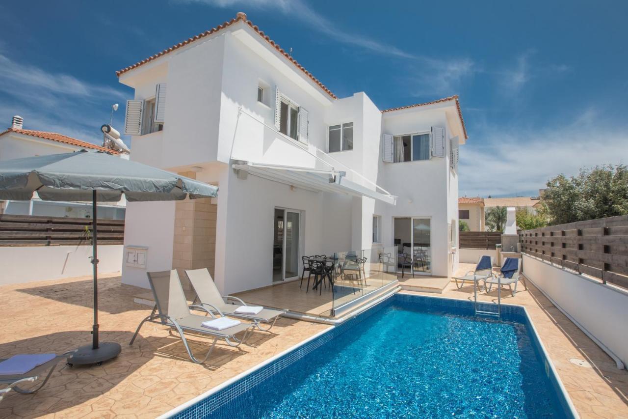 Elite Luxury Villa Paralimni Esterno foto