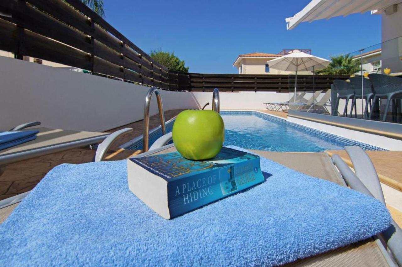 Elite Luxury Villa Paralimni Esterno foto